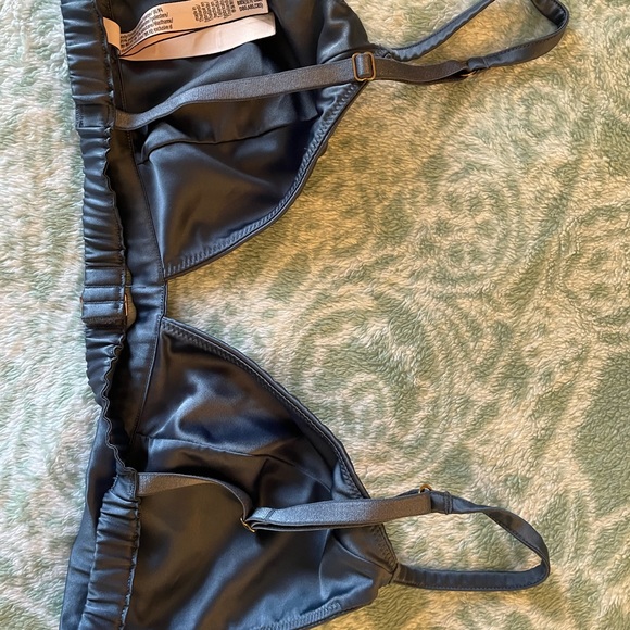 Victoria secret satin bralette - Picture 2 of 4